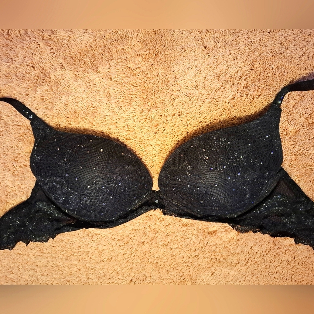 🖤Victoria's Secret Black Lace Rhinestone Biofit Pushup Bra Convertible Straps